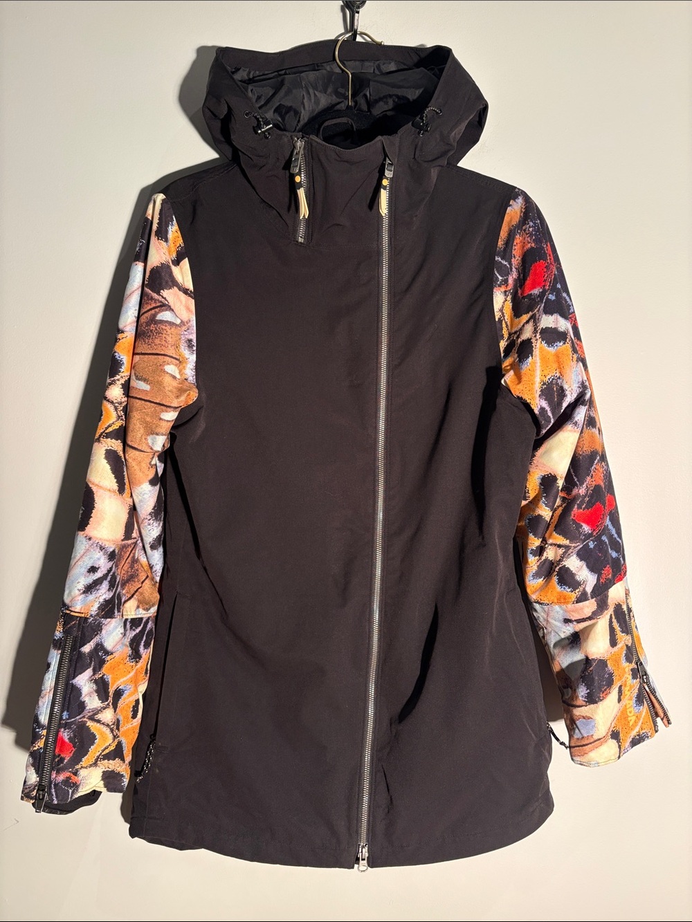 Armada Women’s Black Ski Snowboard Jacket Printed Sleeves Small